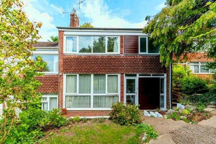 3 Bedroom Property To Rent In Broadlands Avenue, Chesham, HP5