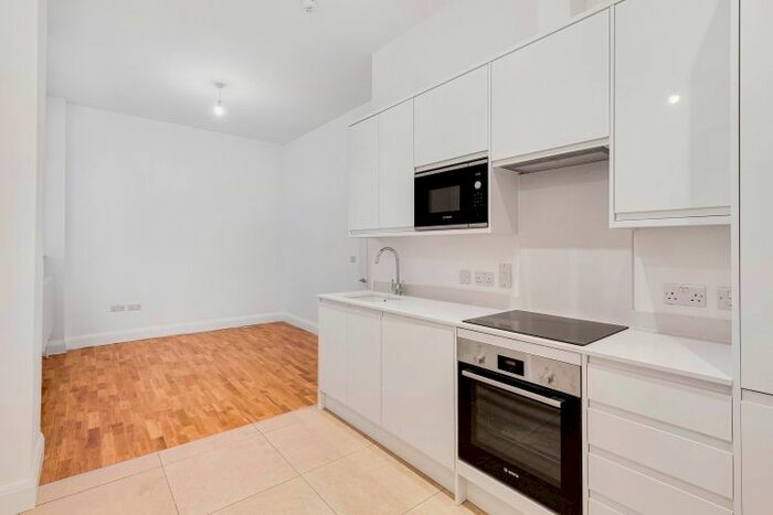 1 Bedroom Flat To Rent In Upper Woburn Place, London, WC1H