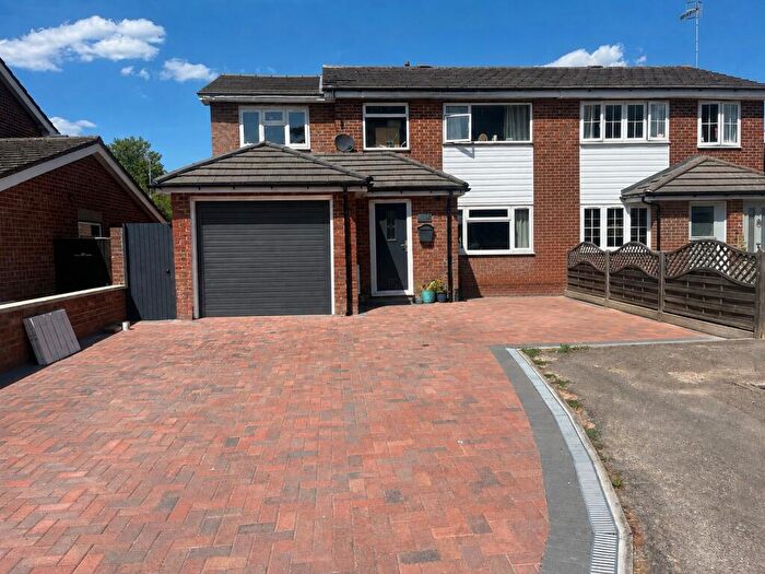 5 Bedroom Semi-Detached House For Sale In Longbridge Walk, Horley, RH6