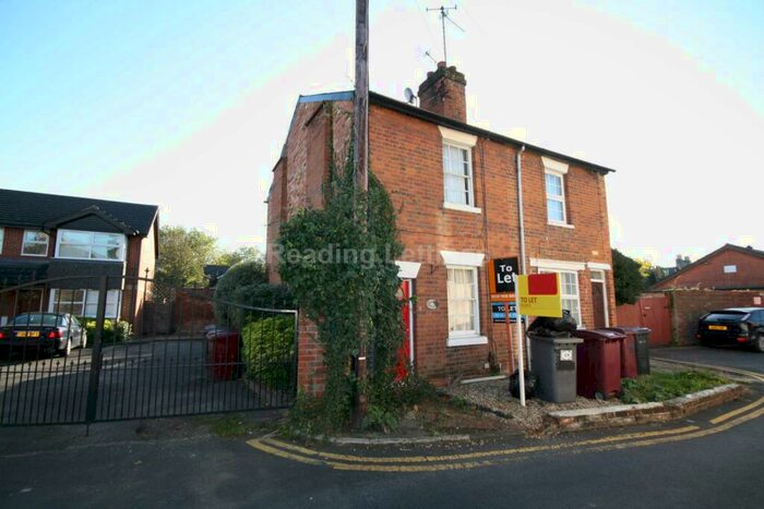 2 Bedroom Terraced House To Rent In Reading, Berkshire, RG1