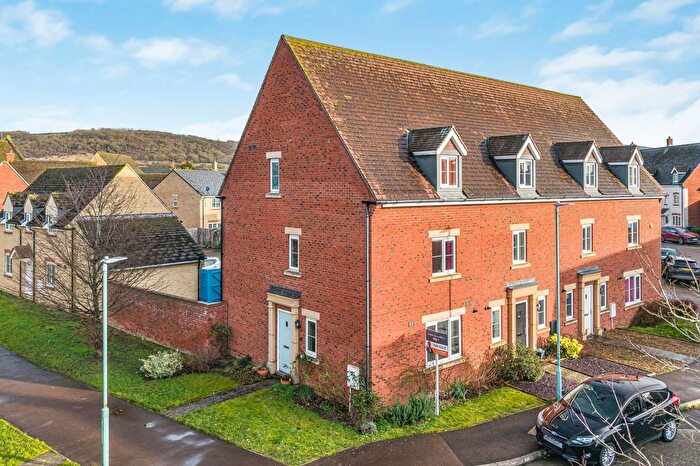 3 Bedroom End Terrace House For Sale In Greenacre Way, Bishops Cleeve, Cheltenham, GL52