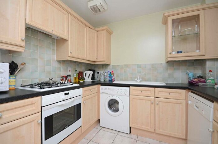 2 Bedroom Flat To Rent In Century Court, Woking, GU21