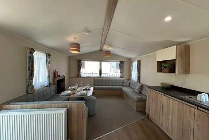 2 Bedroom Mobile/park Home For Sale In Polperro Road, Looe, PL13