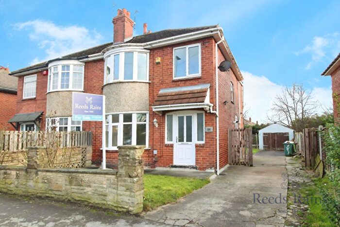3 Bedroom Semi Detached House For Sale In Middleton Road, Leeds, West Yorkshire, LS10