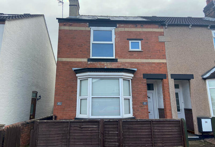 3 Bedroom Semi-Detached House To Rent In Lockoford Lane, Chesterfield, S41