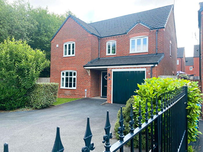 4 Bedroom Detached House For Sale In North Dene Park, Chadderton, Oldham, OL9