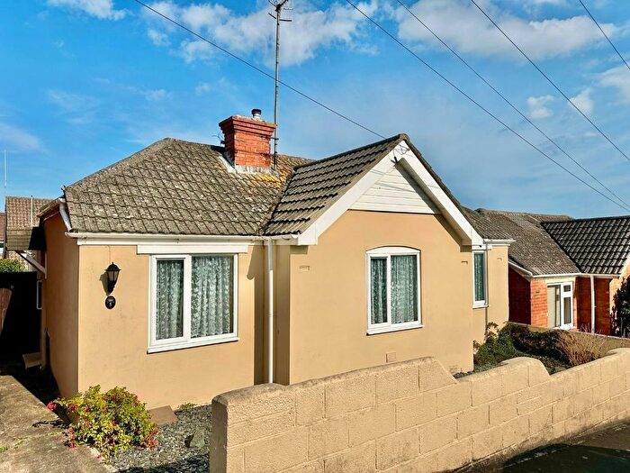 3 Bedroom Bungalow For Sale In Southlands Road, Weymouth, DT4