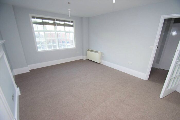 1 Bedroom Flat To Rent In Watford, Watford, WD17
