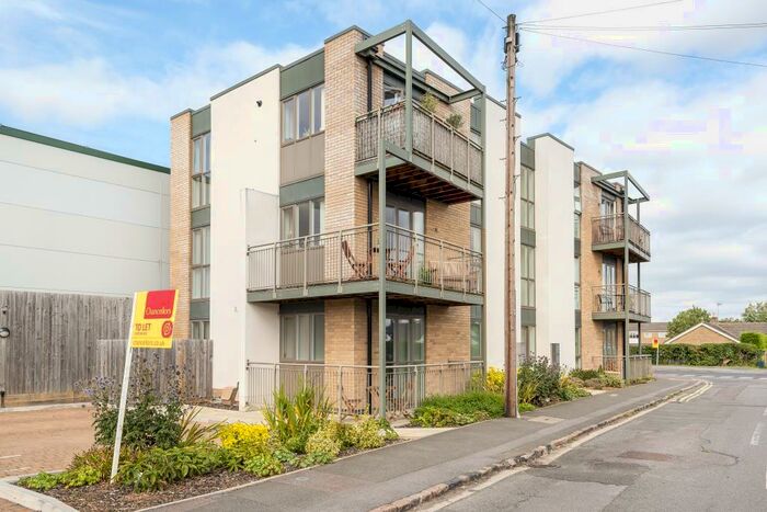 2 Bedroom Apartment To Rent In Butlers Drive, Carterton, OX18