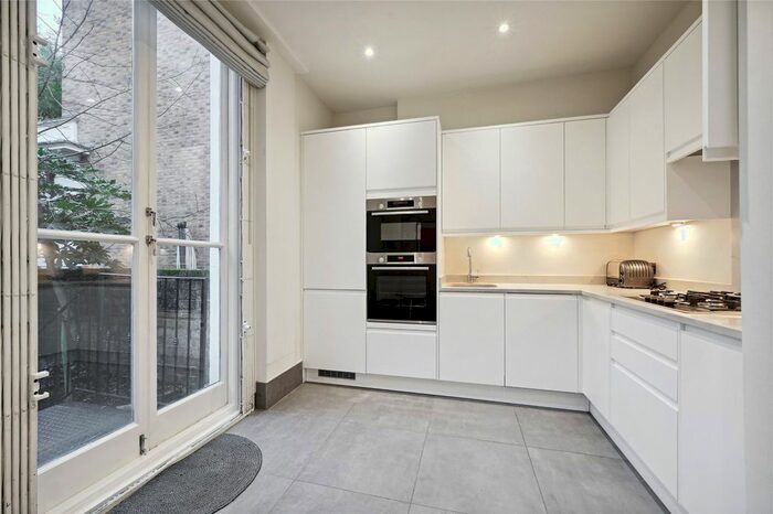 2 Bedroom Flat To Rent In Boltons Place, South Kensington, SW5
