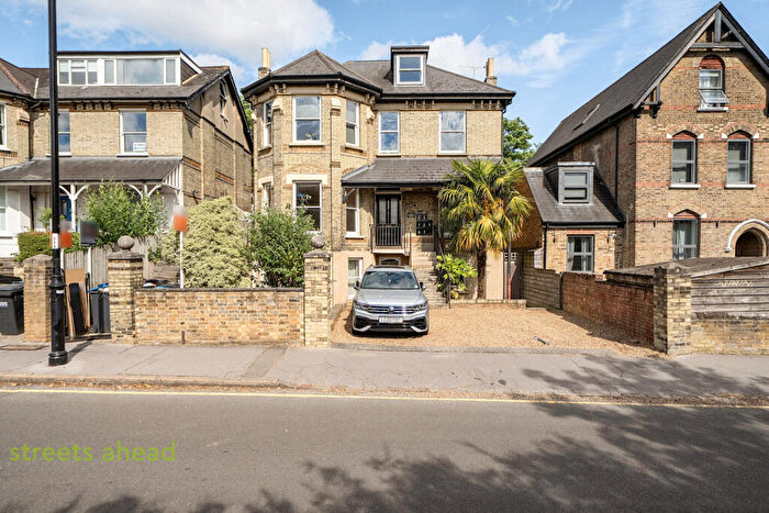 2 Bedroom Apartment For Sale In Chatsworth Road, Croydon, CR0
