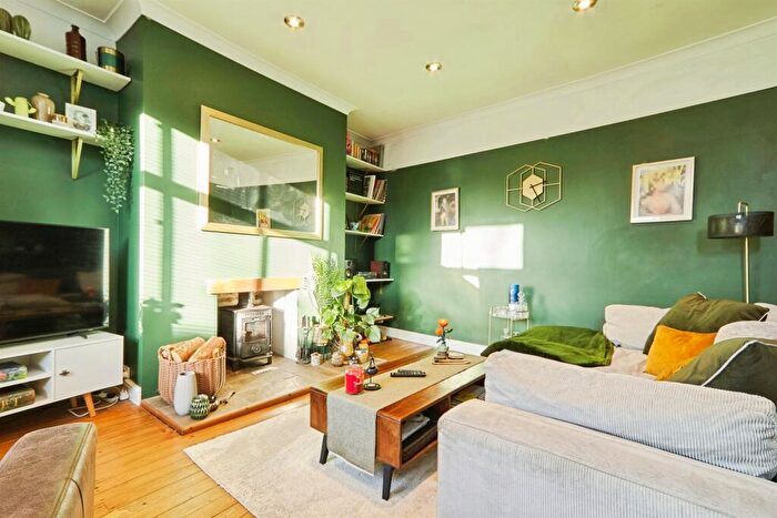 2 Bedroom Semi-Detached House For Sale In King Street, Stanningley, Pudsey, LS28