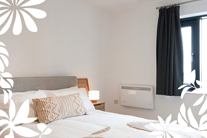 2 Bedroom Flat To Rent In The Lansdowne, Hagley Road, Birmingham, B16