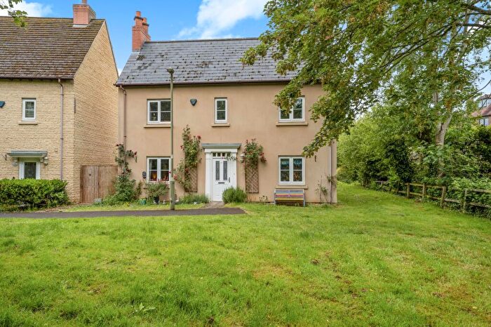 4 Bedroom Detached House For Sale In Marsh Walk, Witney, OX28