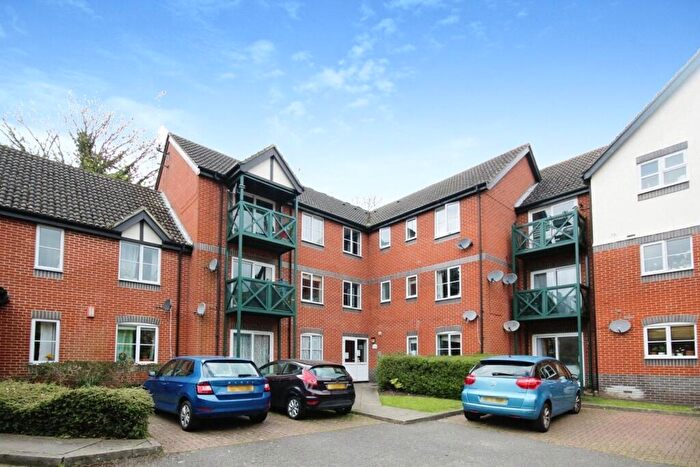 2 Bedroom Apartment To Rent In Admirals Court, Rose Kiln Lane, Reading, Berkshire, RG1