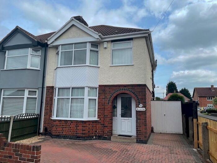 3 Bedroom Semi-Detached House To Rent In King Georges Way, Hinckley, LE10