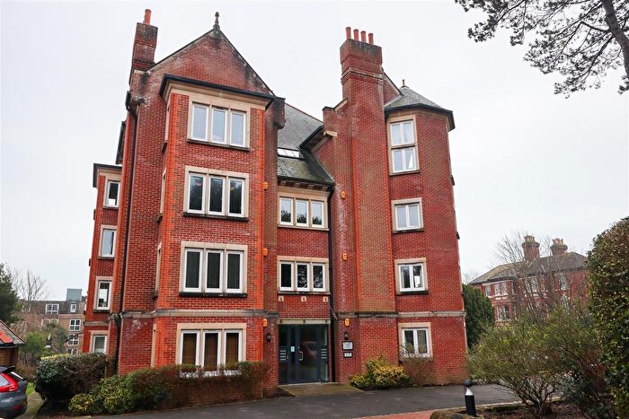 2 Bedroom Flat To Rent In Brittany Road, St. Leonards-On-Sea, TN38