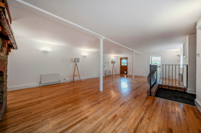 3 Bedroom House To Rent In Home Farm, Kemnal Road, Chislehurst, Kent, BR7