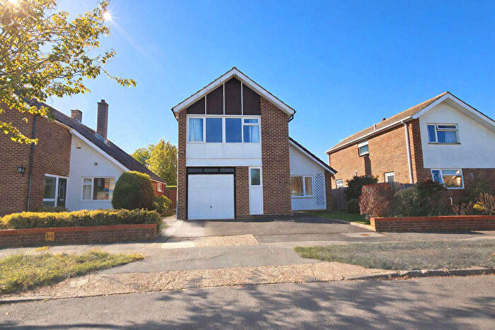 3 Bedroom Detached House For Sale In Cheltenham Crescent, Lee-On-The-Solent, PO13