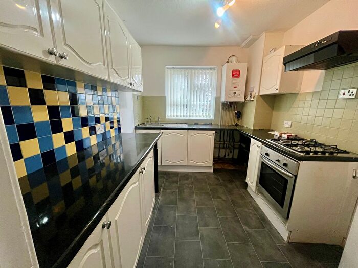 3 Bedroom Flat To Rent In Wilmslow Road, Manchester, M20