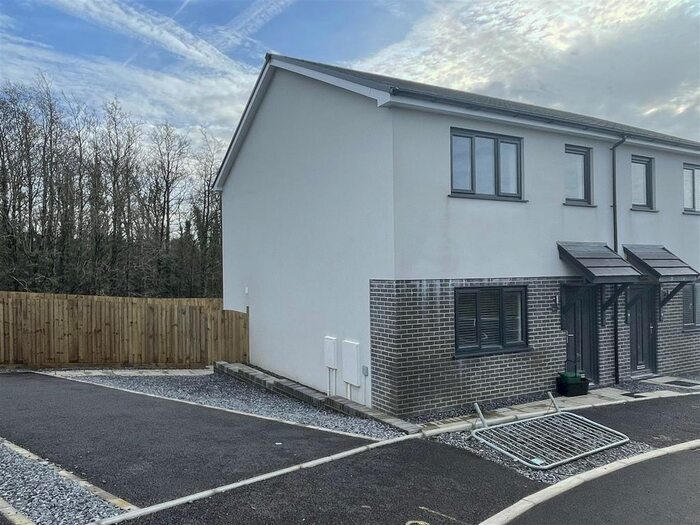 3 Bedroom Semi-Detached House To Rent In Clos Y Ffin, Cefneithin, Crosshands, Llanelli, SA14
