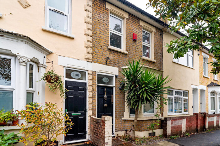 2 Bedroom Terraced House For Sale In Stratford, E15
