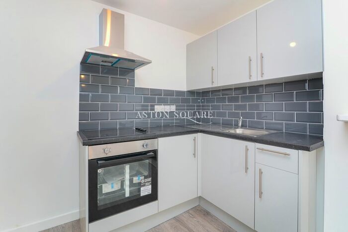 2 Bedroom Flat To Rent In Tulse Hill, London, SW2