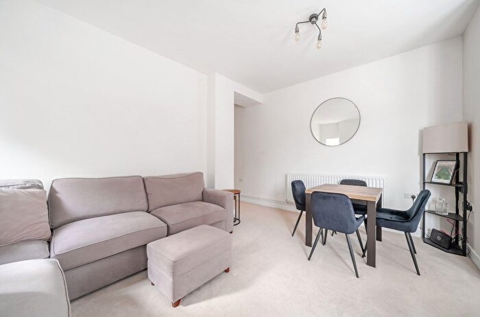 1 Bedroom Flat For Sale In Hill Lane, Shirley, Southampton, Hampshire, SO15