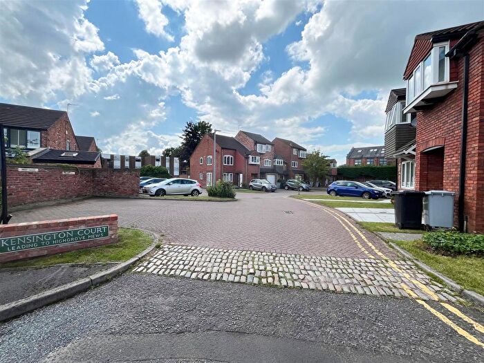3 Bedroom Property To Rent In Kensington Court, Wilmslow, Cheshire, SK9