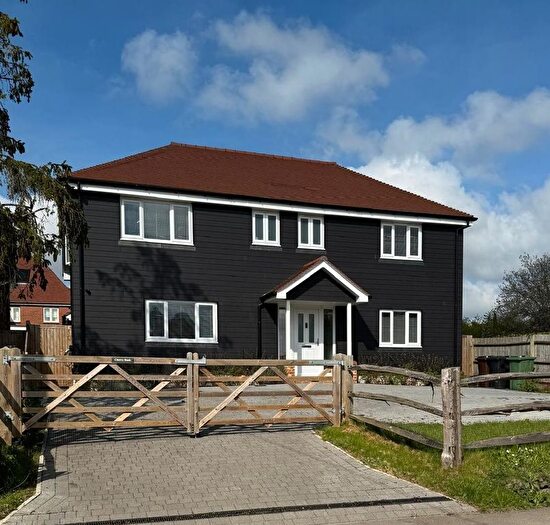 4 Bedroom Detached House For Sale In Marden, Kent, TN12