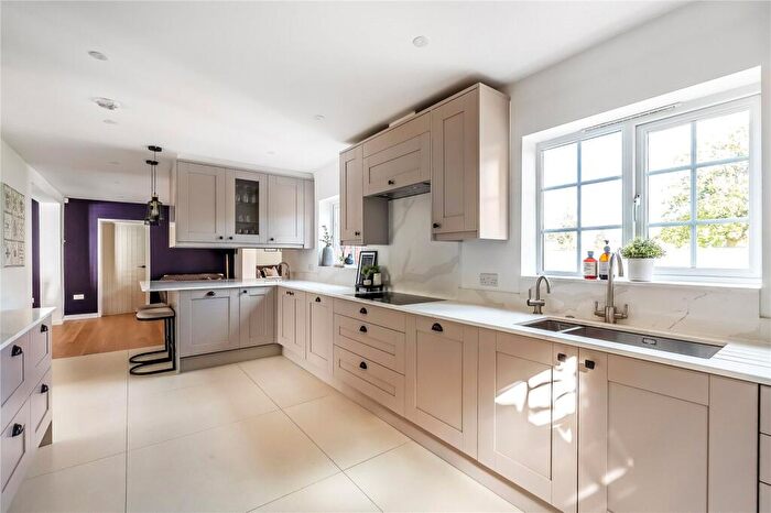 3 Bedroom Detached House For Sale In Woodroyd Avenue, Horley, RH6