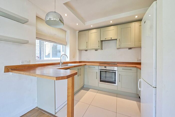 1 Bedroom Flat To Rent In Leopold Avenue, Wimbledon, London, SW19