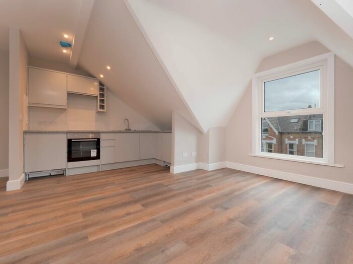 1 Bedroom Flat To Rent In Stanger Road, London SE25