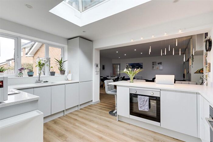 3 Bedroom Detached Bungalow For Sale In Weaverthorpe Road, Woodthorpe, Nottinghamshire, NG5