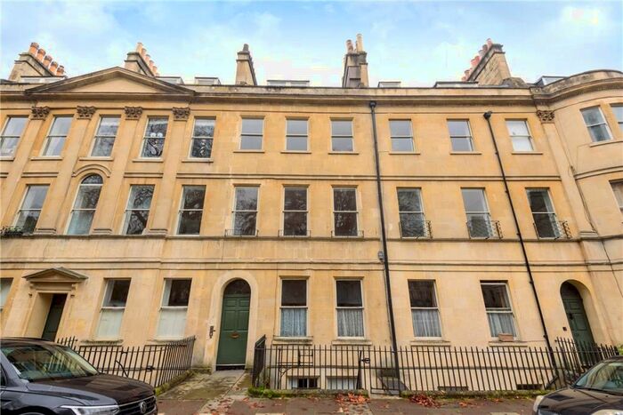 3 Bedroom Apartment To Rent In St. James's Square, Bath, Somerset, BA1
