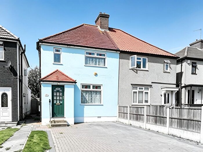 3 Bedroom Semi-detached House For Sale In Straight Road, Harold Hill, RM3