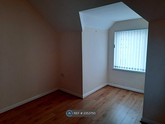 3 Bedroom Terraced House To Rent In High Street, Graig, Pontypridd, CF37