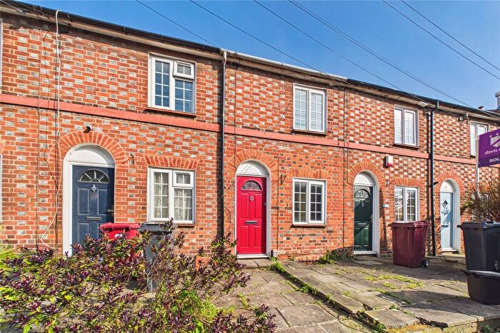 2 Bedroom Terraced House To Rent In Watlington Street, Reading, Berkshire, RG1