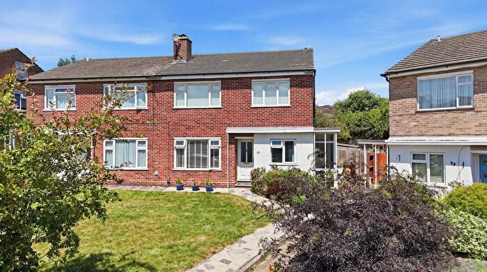 2 Bedroom Maisonette For Sale In Heathfield, London, E4