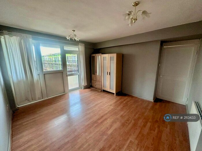 1 Bedroom Flat To Rent In Tissington Court, London, SE16