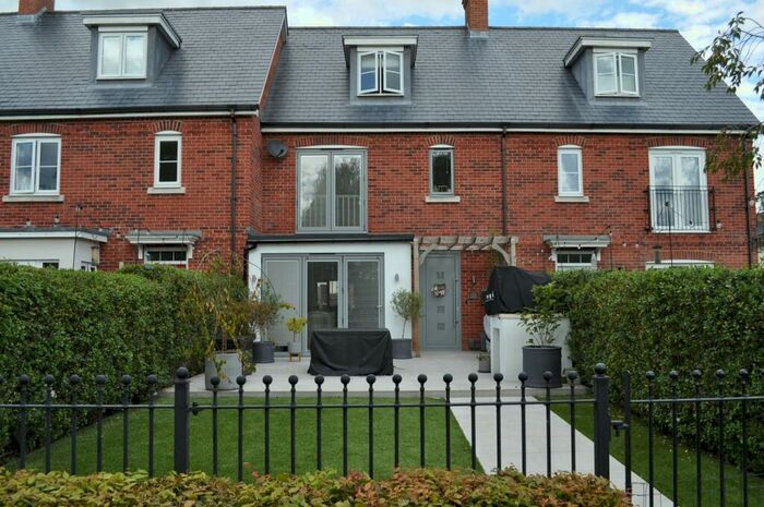 4 Bedroom Terraced House To Rent In Pottle Walk, Wimborne, BH21