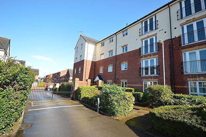 2 Bedroom Apartment To Rent In Sandycroft Avenue, Wythenshawe, M22