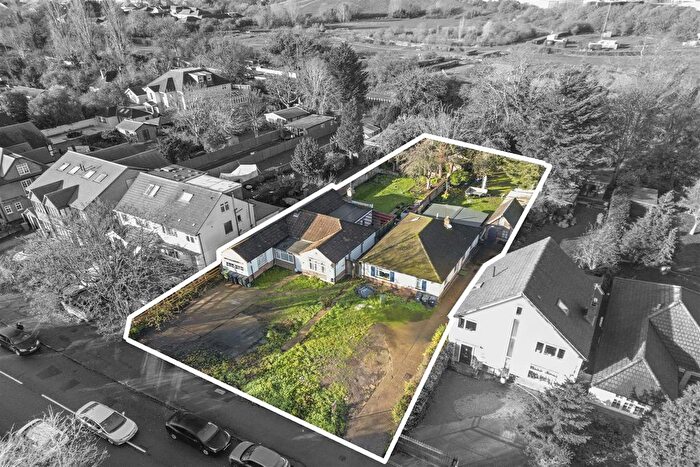 6 Bedroom Detached Bungalow For Sale In Tentelow Lane, Norwood Green, Southall, UB2