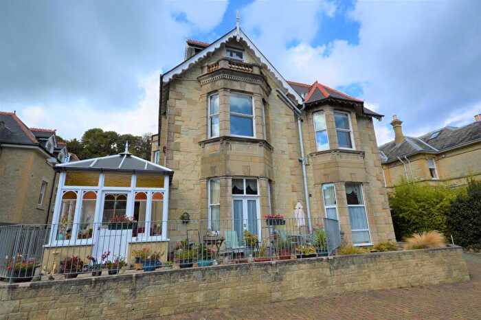 3 Bedroom Flat To Rent In Fernleigh Apartments, Park Avenue, Ventnor, PO38