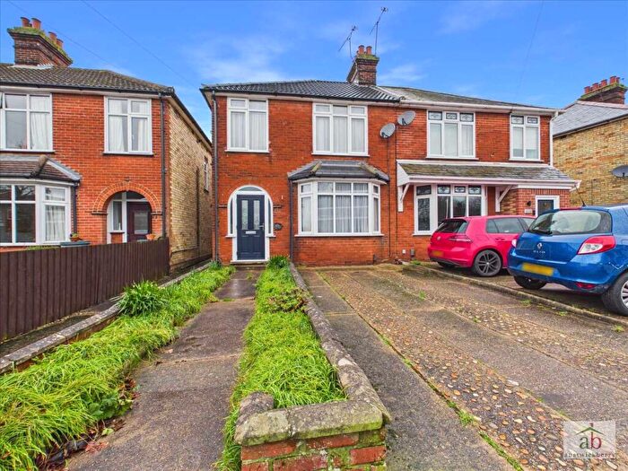 4 Bedroom Semi Detached House For Sale In Sidegate Lane, Ipswich, IP4
