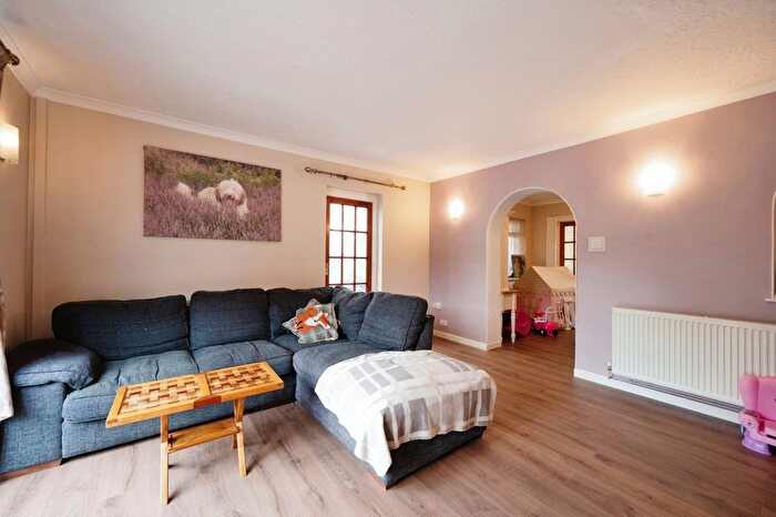 3 Bedroom Detached House For Sale In Magdala Road, Hayling Island, Hampshire, PO11