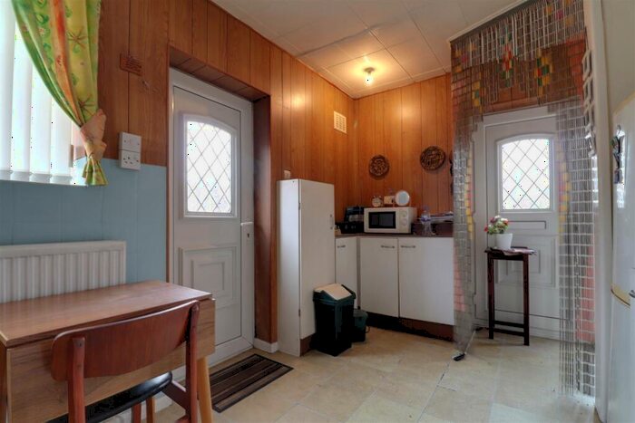 2 Bedroom Bungalow For Sale In Westbourne Avenue, Crewe, CW1
