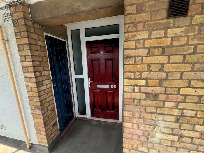 Studio To Rent In Cockerell Road, Cambridge, CB4