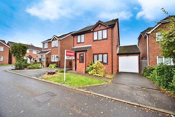 3 Bedroom Detached House For Sale In Crownfields, Weavering, Maidstone, ME14