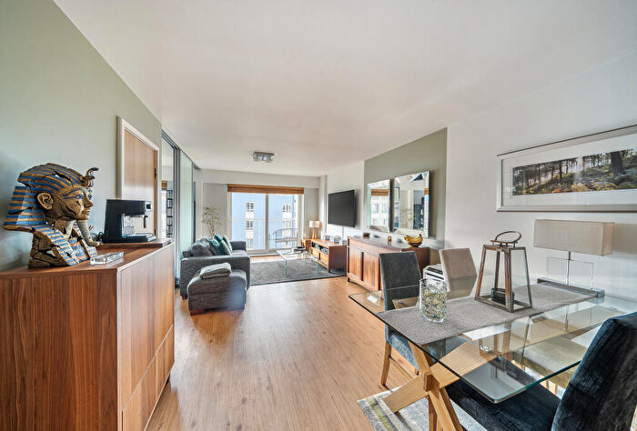 1 Bedroom Apartment For Sale In Heritage Avenue, London, NW9